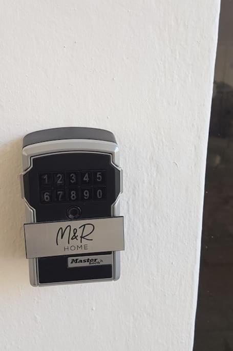 M&r