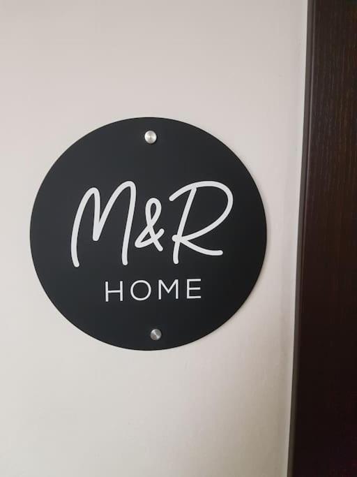 M&r